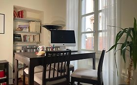 La Casa Di Ringhiera - Silenzioso Appartamento Di Charme Con Balcone Nel Quadrilatero Romano